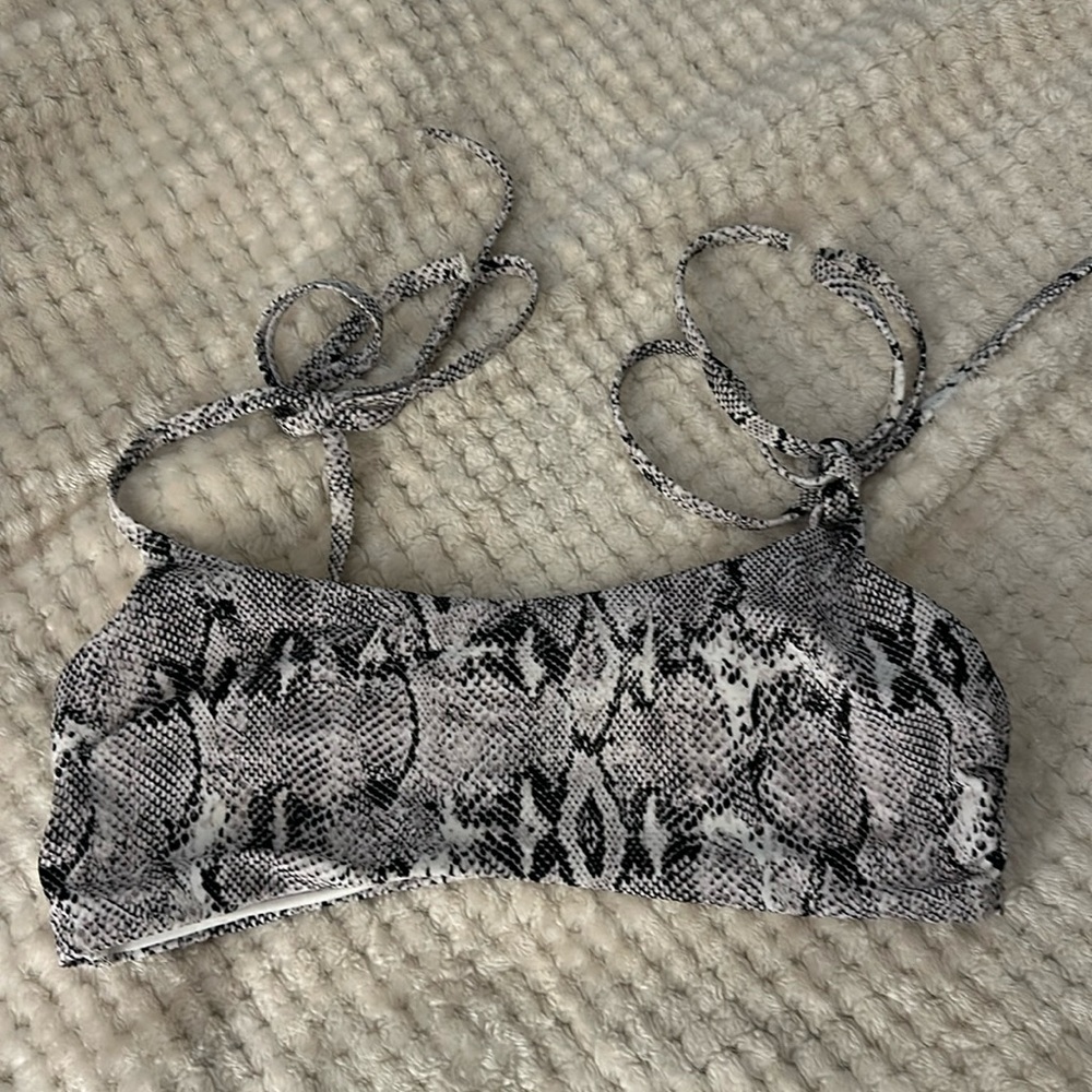 Cute bikini top